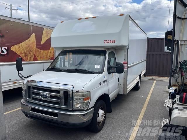 Ford E-350 Busy / Vany