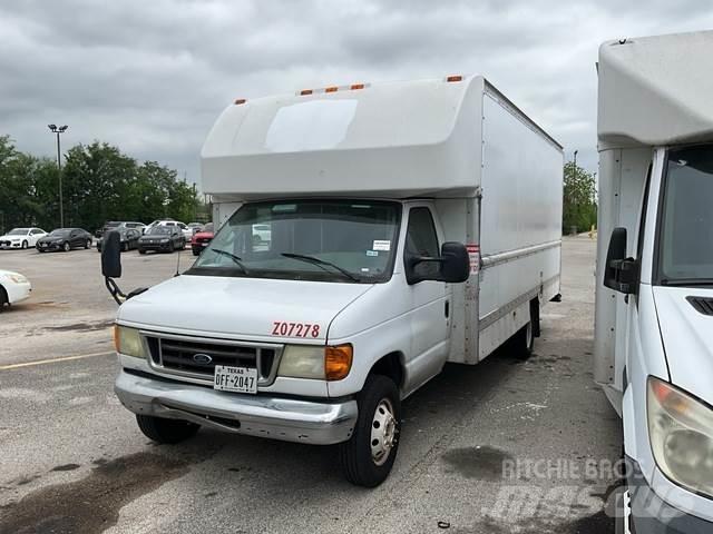 Ford E-350 Busy / Vany