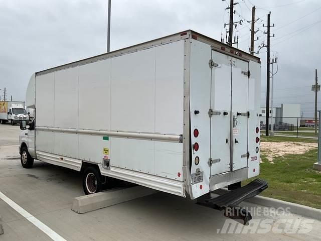 Ford E-350 Busy / Vany