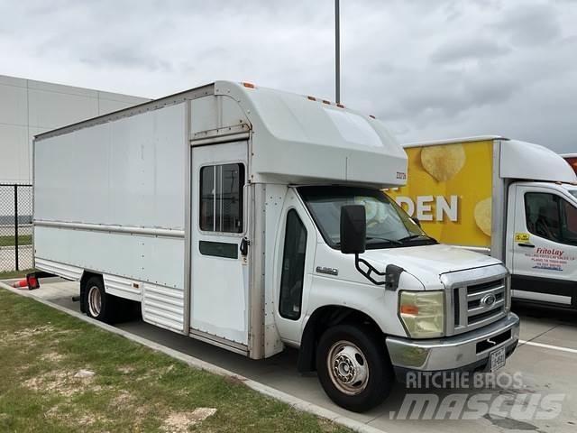 Ford E-350 Busy / Vany