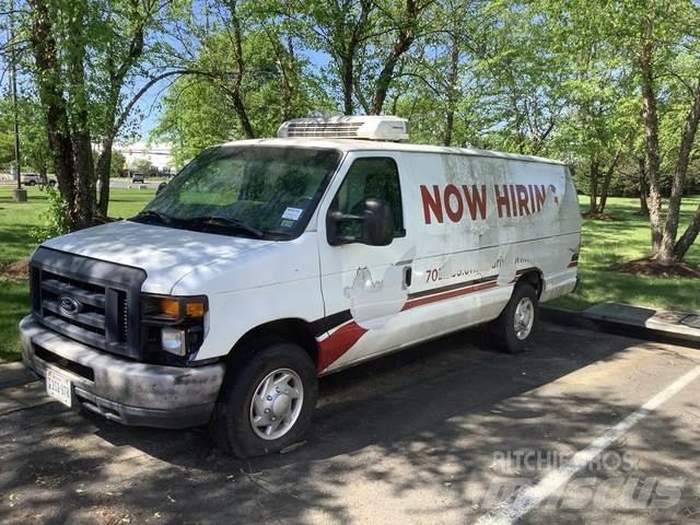 Ford E-350 Busy / Vany