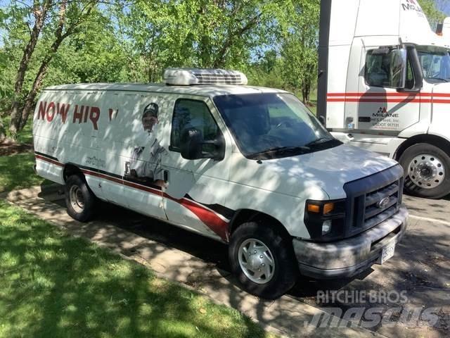 Ford E-350 Busy / Vany