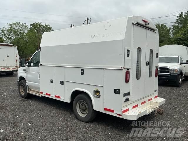 Ford E-350 Pick-upy / Pojazdy z otwieranymi burtami