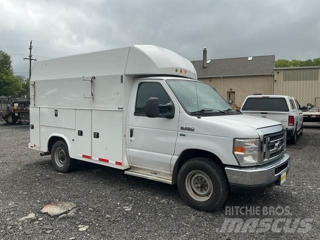 Ford E-350 Pick-upy / Pojazdy z otwieranymi burtami