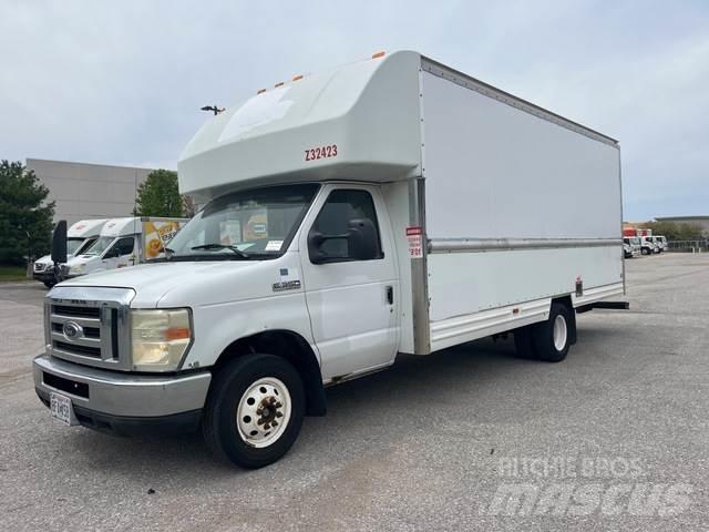 Ford E-350 Busy / Vany