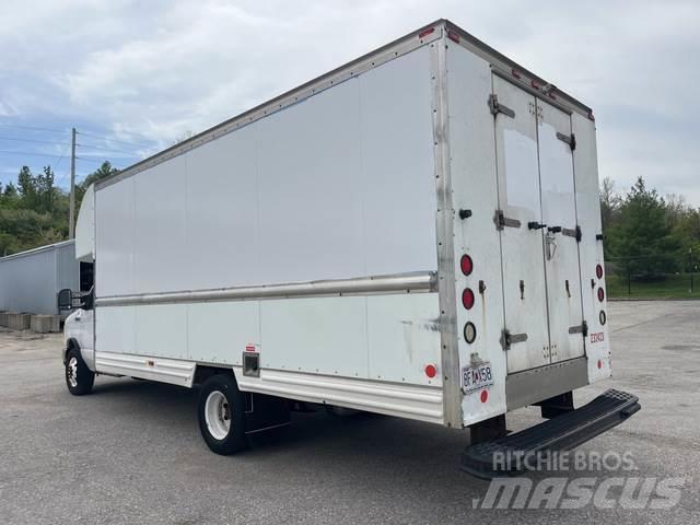 Ford E-350 Busy / Vany