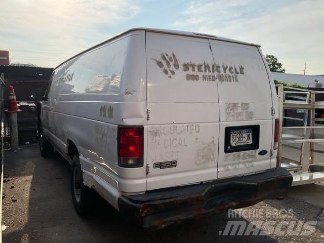 Ford E-350 Busy / Vany