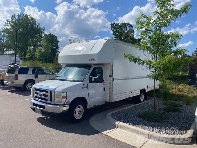 Ford E-350 Busy / Vany