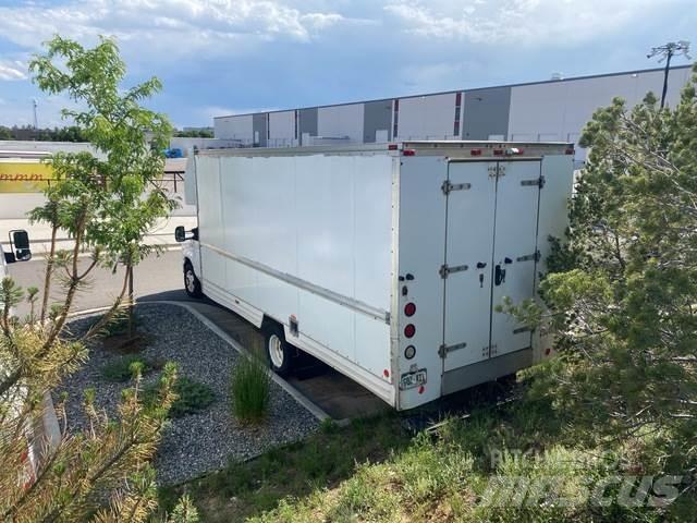 Ford E-350 Busy / Vany