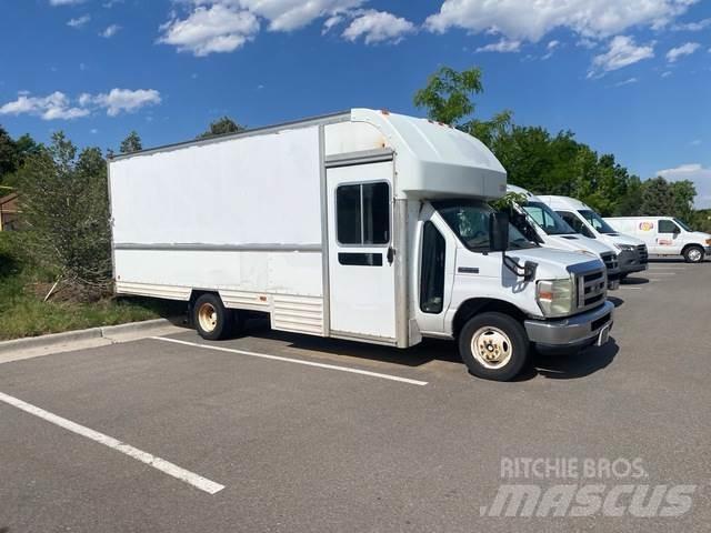 Ford E-350 Busy / Vany