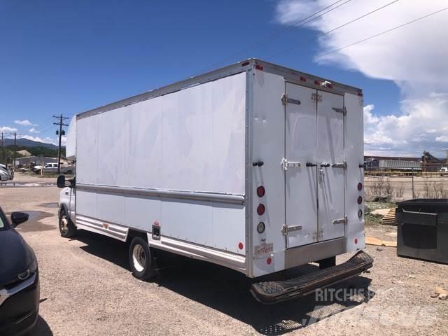 Ford E-350 Busy / Vany