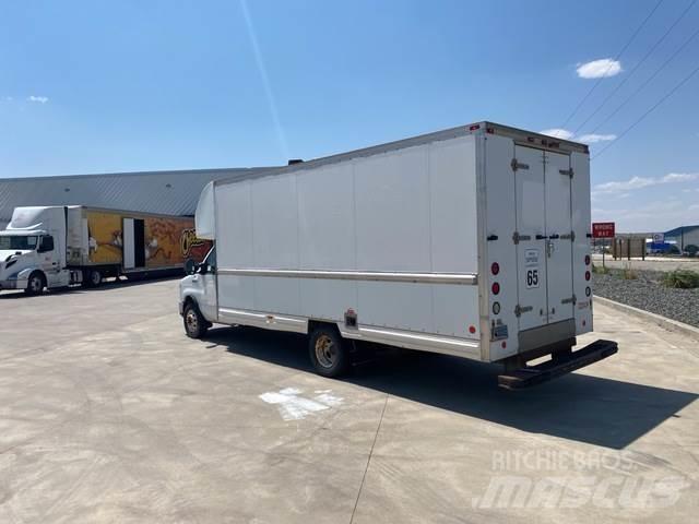Ford E-350 Busy / Vany