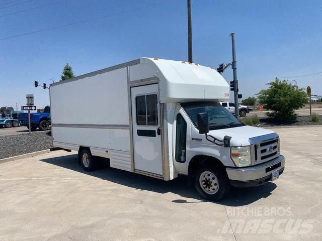 Ford E-350 Busy / Vany
