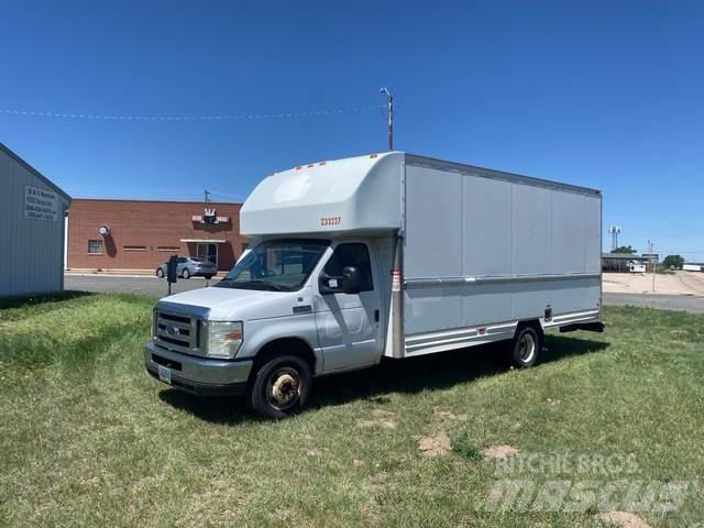 Ford E-350 Samochody dostawcze ze skrzynią zamkniętą