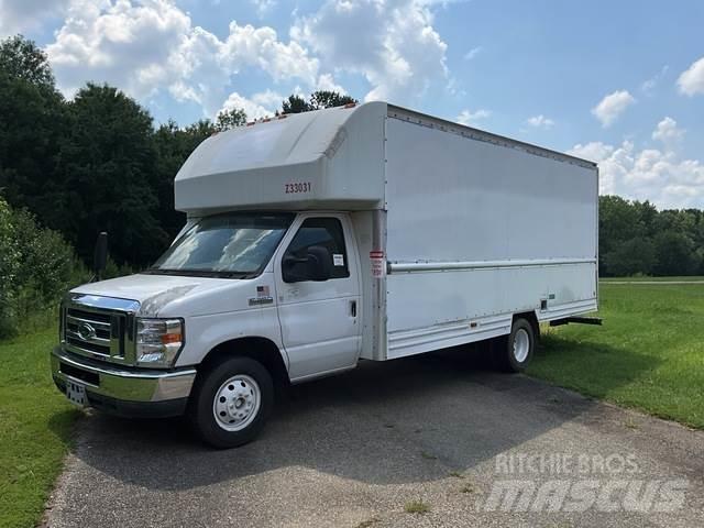 Ford E-350 Samochody dostawcze ze skrzynią zamkniętą
