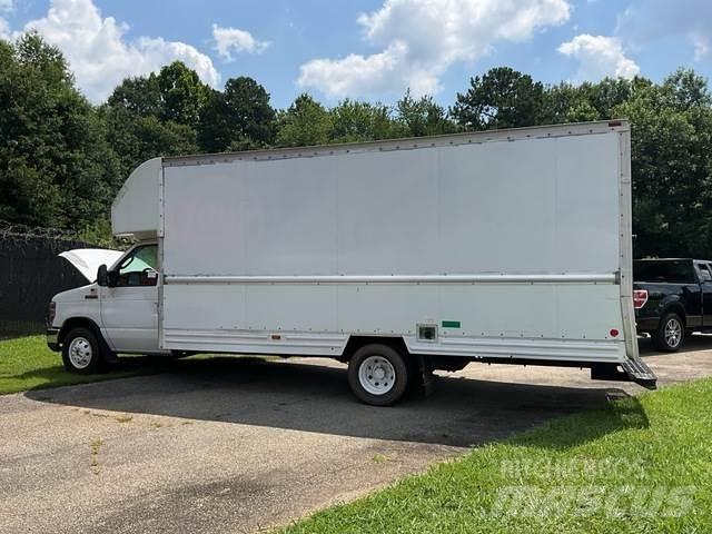 Ford E-350 Samochody dostawcze ze skrzynią zamkniętą