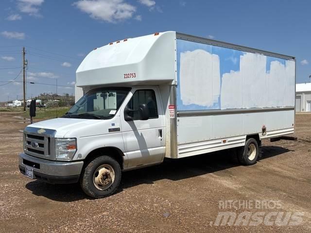 Ford E-350 Samochody ciężarowe ze skrzynią zamkniętą