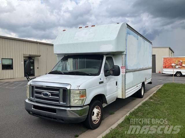 Ford E-350 Samochody ciężarowe ze skrzynią zamkniętą