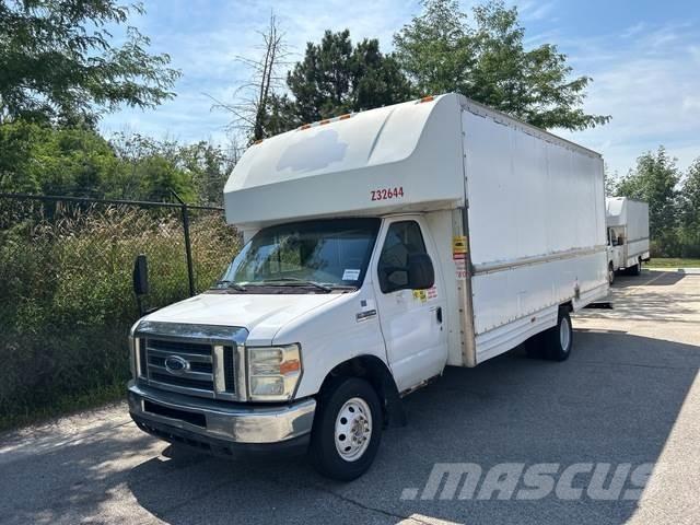 Ford E-350 Busy / Vany