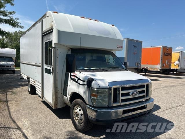 Ford E-350 Busy / Vany