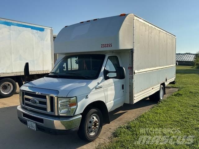 Ford E-350 Busy / Vany
