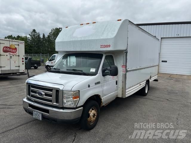 Ford E-350 Busy / Vany