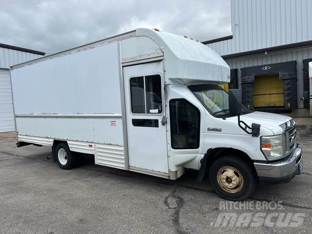 Ford E-350 Busy / Vany