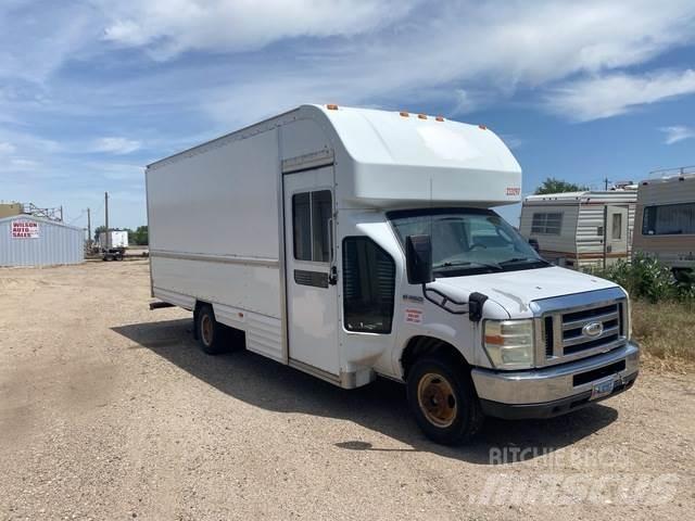 Ford E-350 Samochody ciężarowe ze skrzynią zamkniętą