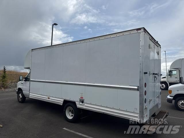 Ford E-350 Busy / Vany