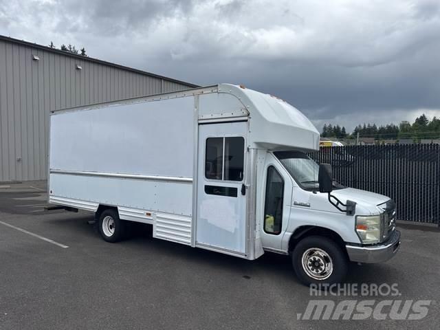 Ford E-350 Busy / Vany