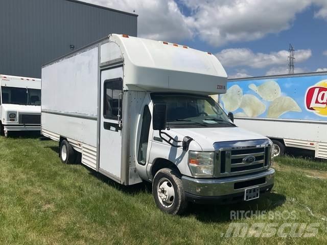Ford E-350 Busy / Vany