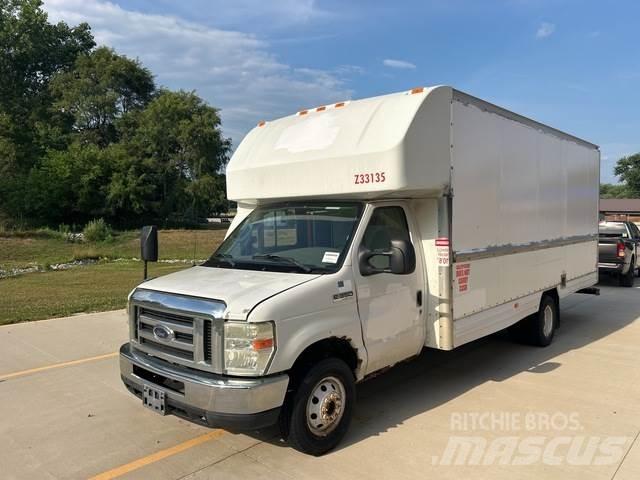 Ford E-350 Busy / Vany