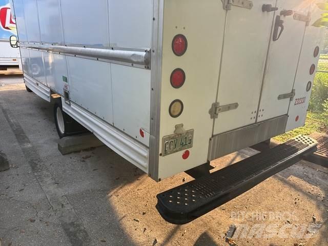 Ford E-350 Busy / Vany