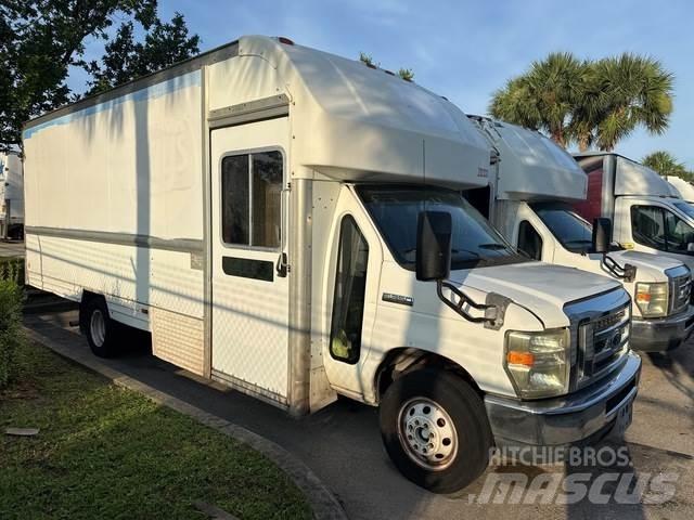 Ford E-350 Busy / Vany