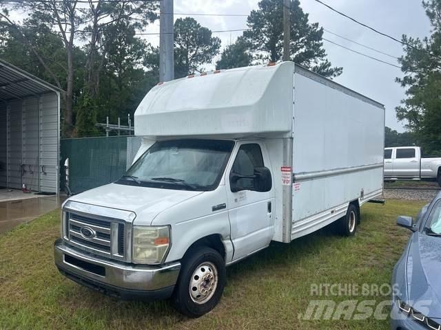 Ford E-350 Samochody ciężarowe ze skrzynią zamkniętą