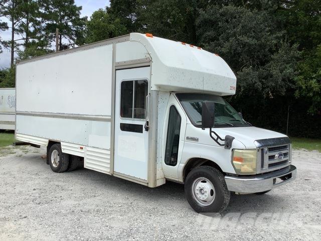 Ford E-350 Busy / Vany