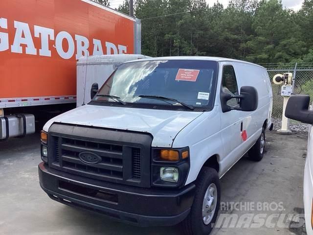 Ford E-350 Busy / Vany