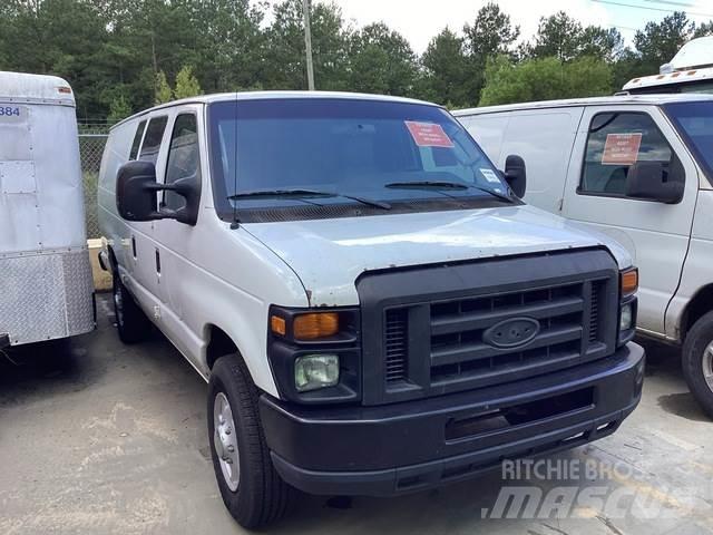 Ford E-350 Busy / Vany
