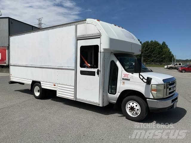 Ford E-350 Samochody dostawcze ze skrzynią zamkniętą