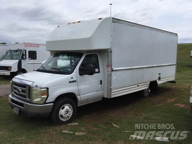 Ford E-350 Samochody ciężarowe ze skrzynią zamkniętą