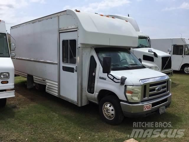 Ford E-350 Samochody ciężarowe ze skrzynią zamkniętą