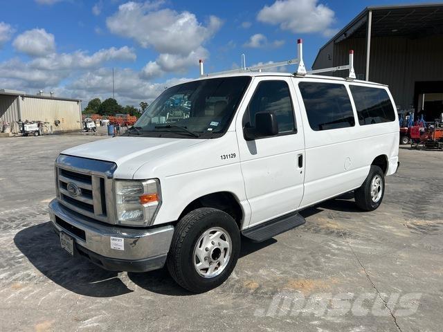 Ford E-350 Samochody osobowe