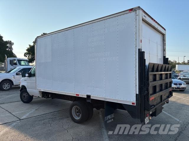 Ford E-350 Busy / Vany