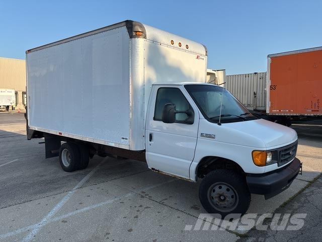 Ford E-350 Busy / Vany