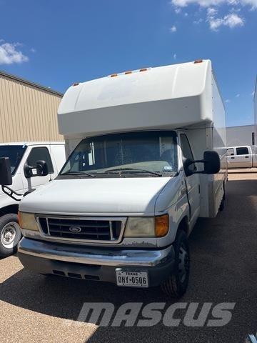 Ford E-350 Busy / Vany