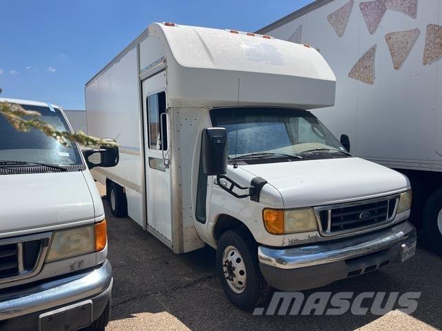 Ford E-350 Busy / Vany