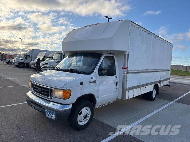 Ford E-350 Samochody ciężarowe ze skrzynią zamkniętą