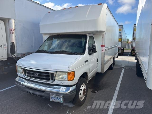 Ford E-350 Samochody dostawcze ze skrzynią zamkniętą