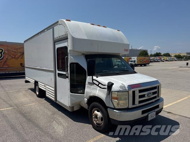 Ford E-350 Busy / Vany