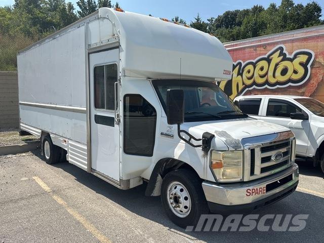 Ford E-350 Busy / Vany
